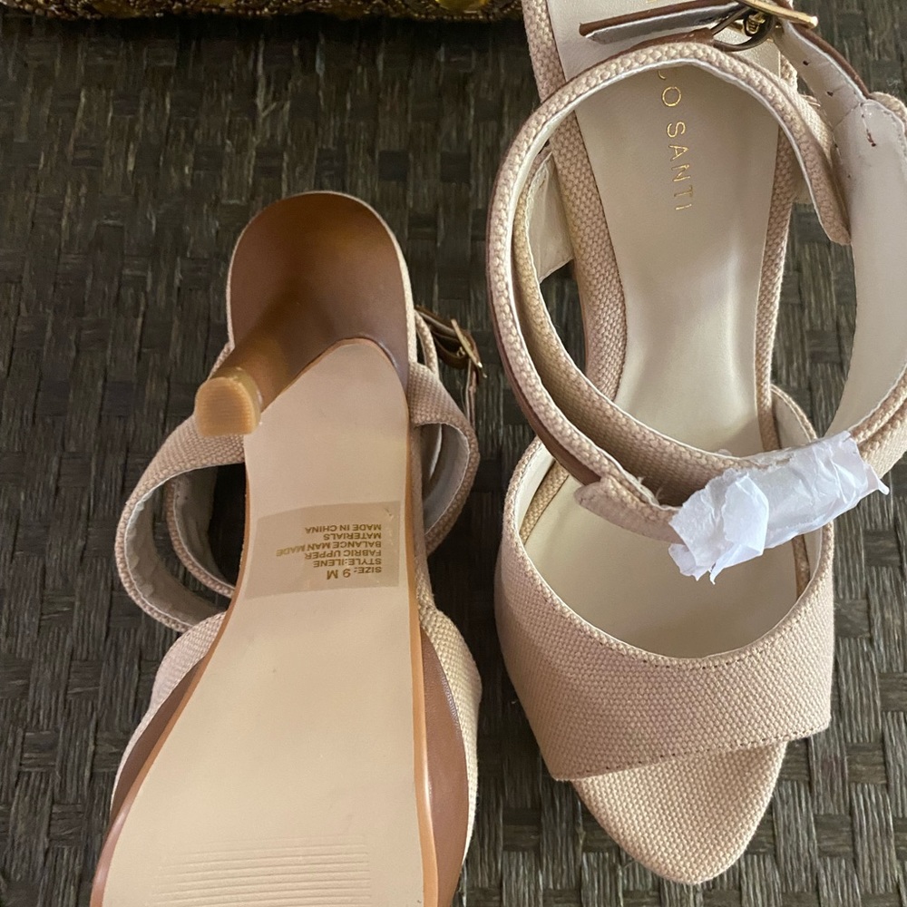 Shoes - Picture 4 of 6